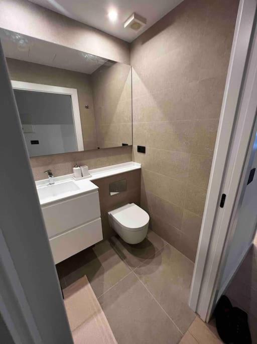 Malecon 47 Apartamento Reformado En Primera Linea Appartement Muxia Buitenkant foto