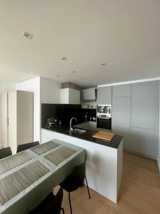 Malecon 47 Apartamento Reformado En Primera Linea Appartement Muxia Buitenkant foto