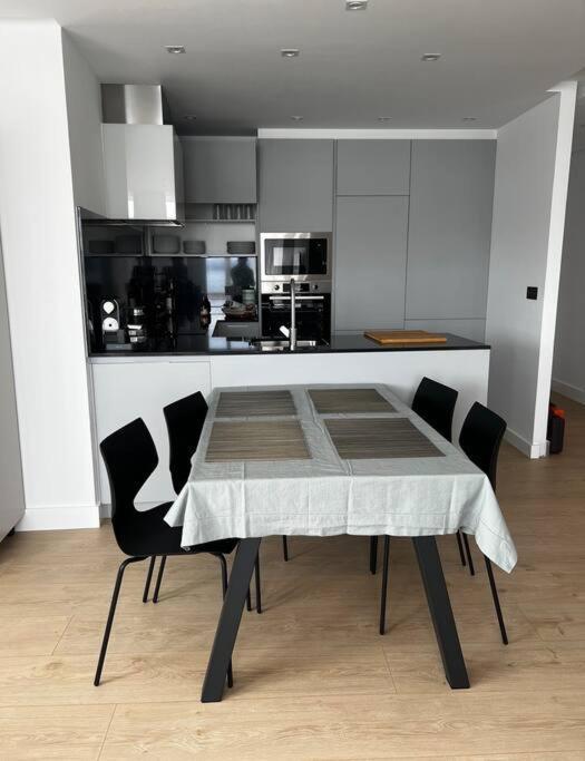 Malecon 47 Apartamento Reformado En Primera Linea Appartement Muxia Buitenkant foto