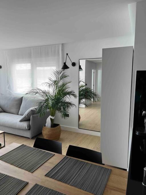 Malecon 47 Apartamento Reformado En Primera Linea Appartement Muxia Buitenkant foto